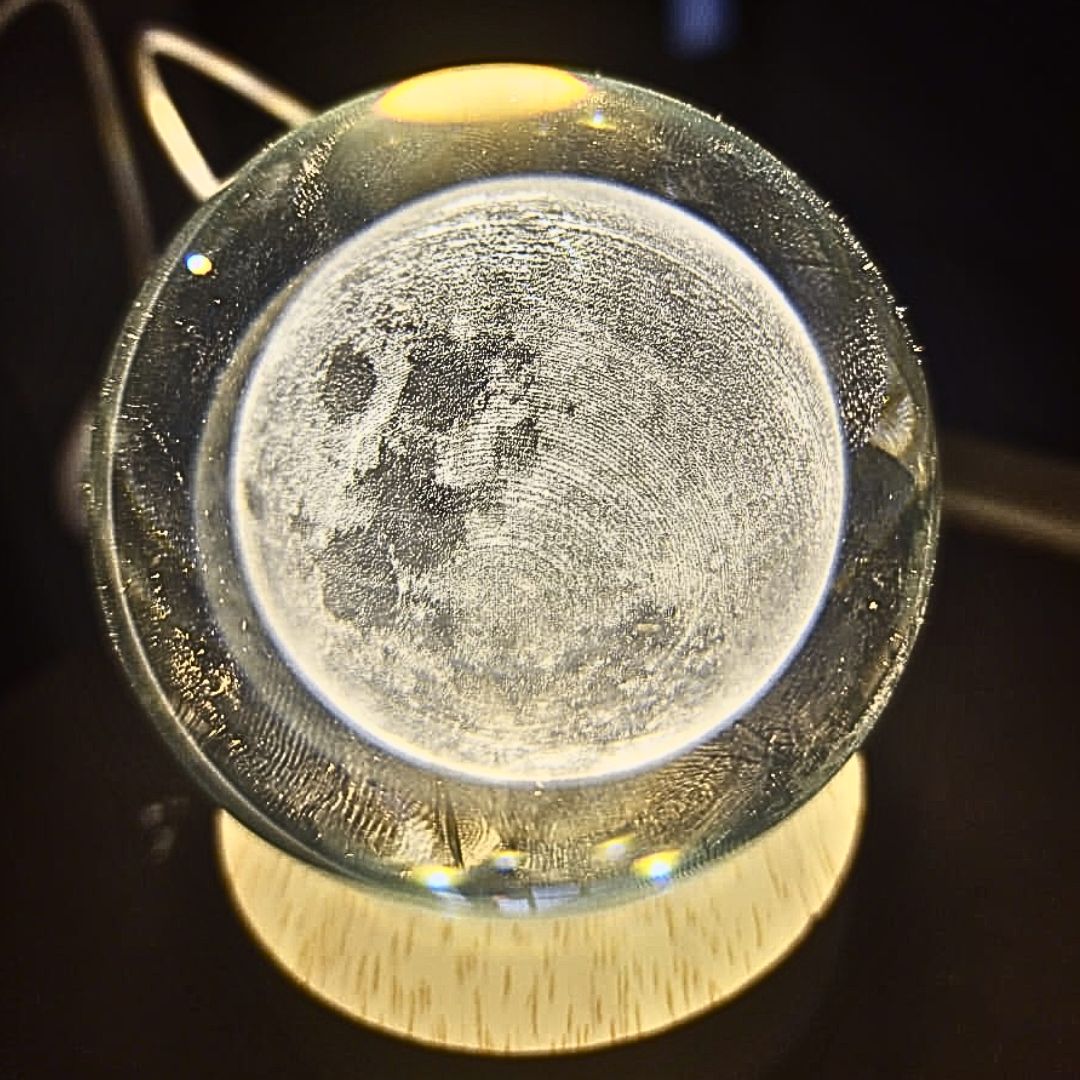 ⭐ Lampara Led Bola De Cristal Base de Madera